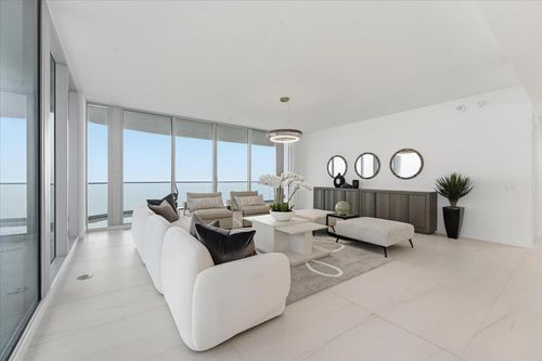 2204-e-151 N Seabreeze Boulevard, Fort Lauderdale, FL, 33304 | Card Image
