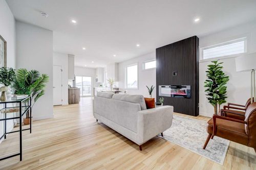 661 Devonia Rd W, Lethbridge, AB, T1J5W3 | Card Image