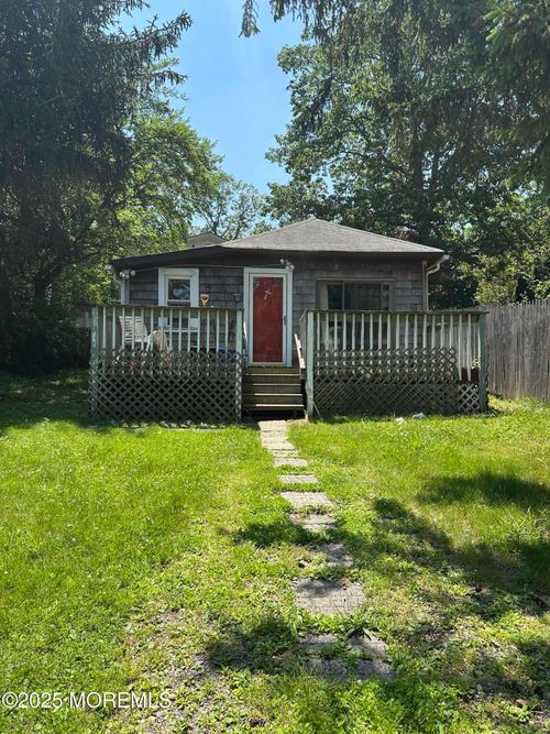 122 Hamilton Ave, Leonardo, NJ, 07737-1125 | Card Image