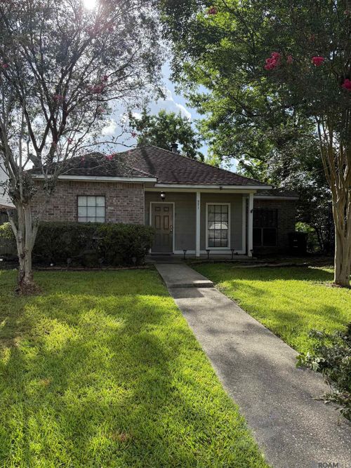 571 Fawn Lake Dr, Baton Rouge, LA, 70816-1743 | Card Image