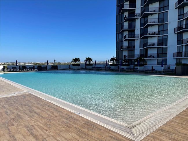 APT-1205 - 5300 Nw 85 Th Ave, Condo with 1 bedrooms, 1 bathrooms and null parking in Doral FL | Image 4