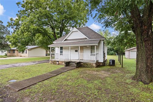 416 W 8th St, Russellville, AR, 72801-6002 | Card Image