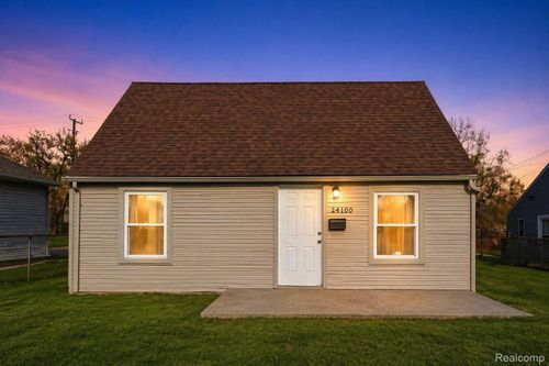 24100 Berry Ave, Warren, MI, 48089-2290 | Card Image