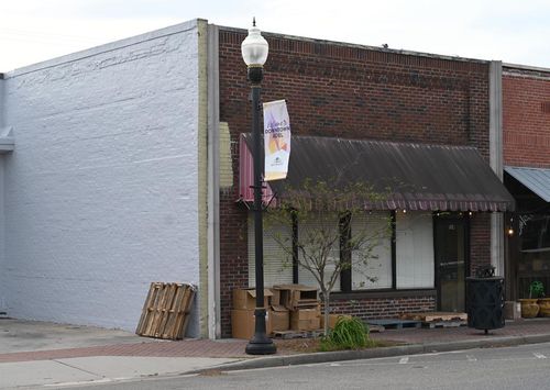 134 S Hutchinson Ave, Adel, GA, 31620-2646 | Card Image