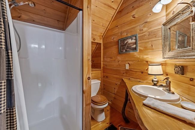 143 Kaely Dr, Home with 3 bedrooms, 3 bathrooms and null parking in Mineral Bluff GA | Image 57