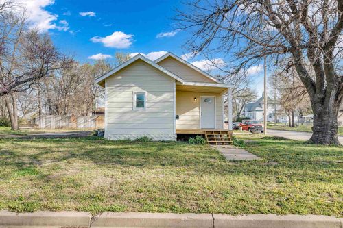 523 E 4th St, Wellington, KS, 67152-2714 | Card Image