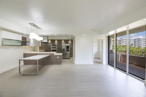 apt-324-161 Crandon Blvd, Key Biscayne, FL, 33149-1548 | Card Image