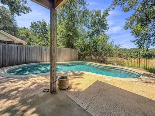 6605 Pinebluff Dr, Plano, TX, 75074-8924 | Card Image