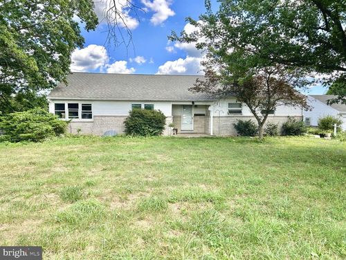 2467 Trent Ln, Red Lion, PA, 17356 | Card Image