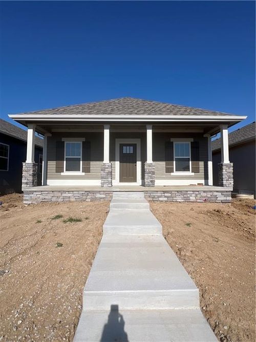 8-1600 Cottonwood Creek Ave, Kearney, MO, 64060-8896 | Card Image