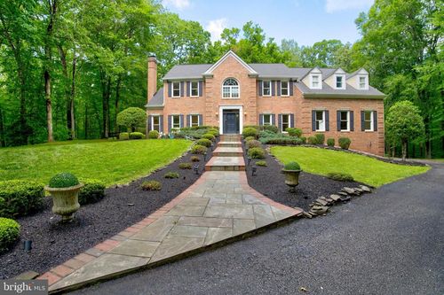 12410 Clifton Hunt Dr, Clifton, VA, 20124-2045 | Card Image