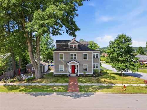 2484 Elm St, Manchester, NH, 03104-2211 | Card Image
