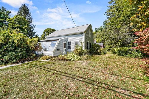 32 West St, Paxton, MA, 01612-1076 | Card Image