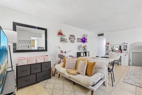 b6-1851 Ne 168th St, North Miami Beach, FL, 33162-3060 | Card Image