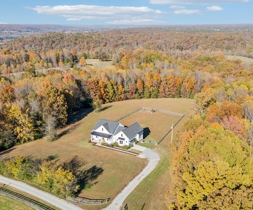 890 Hackberry Ln, Nunnelly, TN, 37137-0607 | Card Image