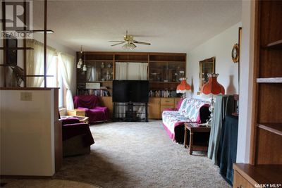 223 2 Nd St W, House other with 3 bedrooms, 2 bathrooms and null parking in Leader SK | Image 2