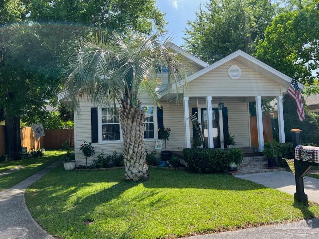 Carys Ln, Pensacola, FL 32507