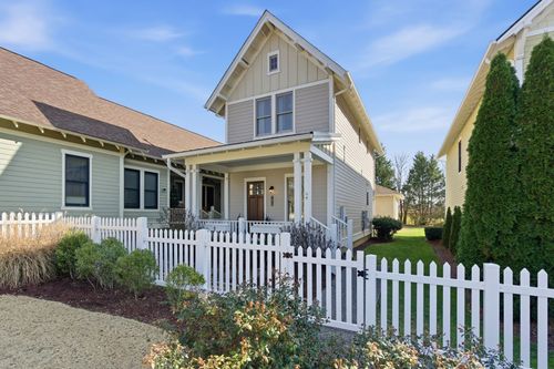 1073 Rochelle Ave, Thompsons Station, TN, 37179-9620 | Card Image