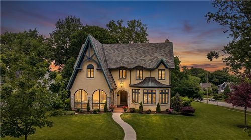 451 E Schantz Ave, Oakwood, OH, 45409-2331 | Card Image