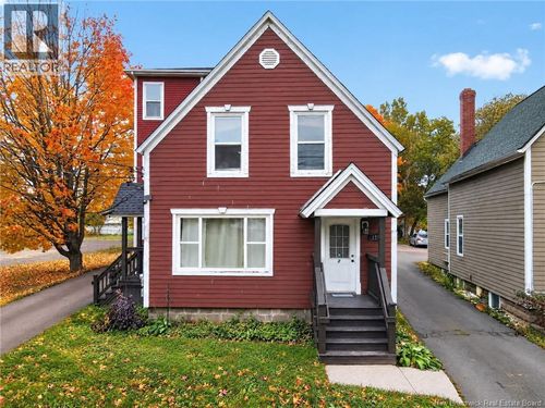 121 Elmwood Dr, Moncton, NB, E1A1X2 | Card Image