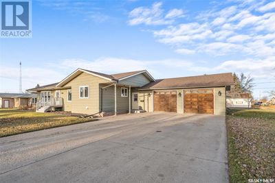 200 Prairie Ave, House other with 4 bedrooms, 4 bathrooms and null parking in Briercrest SK | Image 3