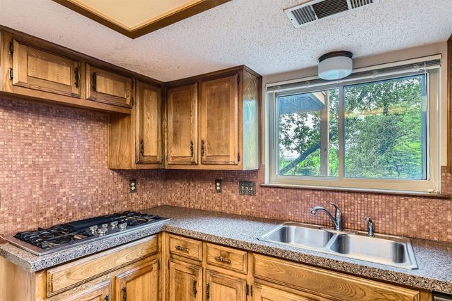 Dishwasher, built in oven, microwave, refrigerator conveys | Image 10