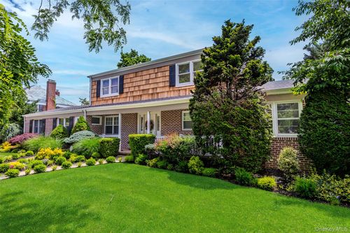 467 Hempstead Ave, Rockville Centre, NY, 11570-1749 | Card Image