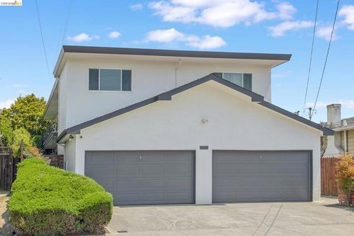 d-3054 Bona St, Oakland, CA, 94601-2746 | Card Image