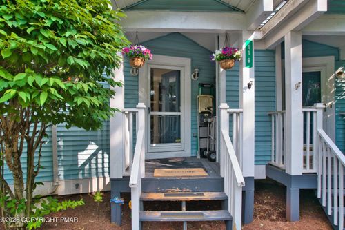 116-116 Huntington Dr, East Stroudsburg, PA, 18302-6682 | Card Image