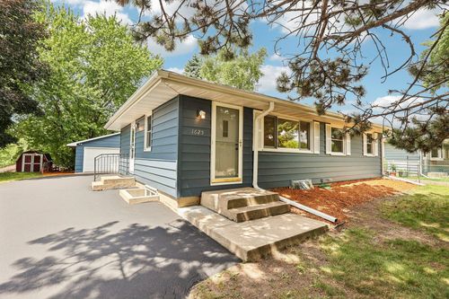 1625 Flag Ave N, Golden Valley, MN, 55427-3701 | Card Image