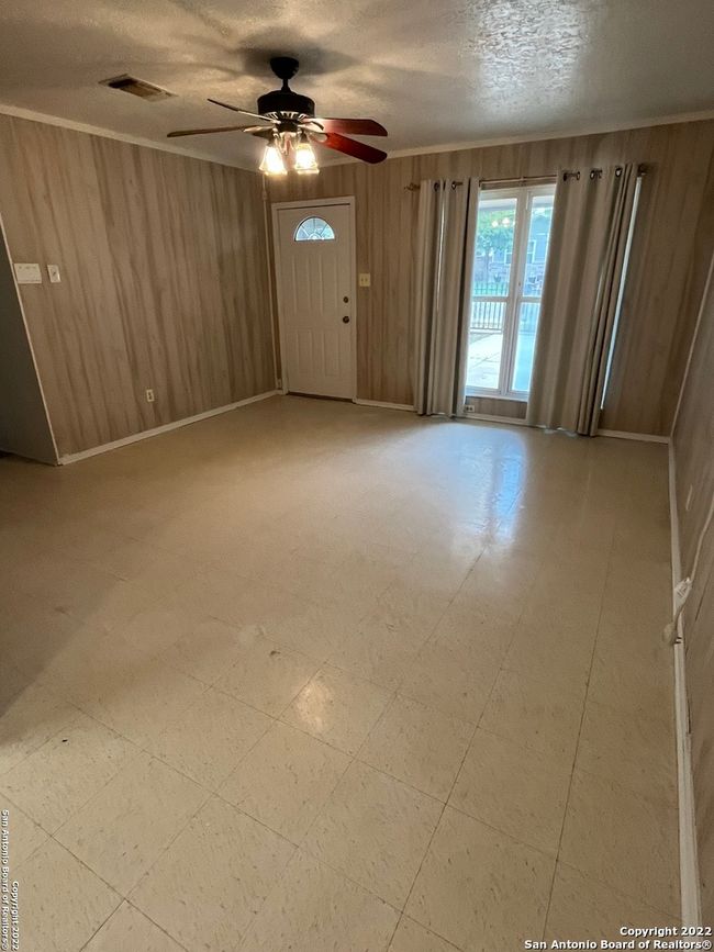 627 Baltzell Ave, House other with 3 bedrooms, 1 bathrooms and null parking in San Antonio TX | Image 4