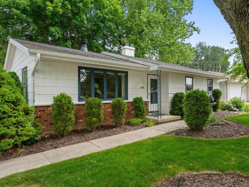 1441 Lee Circle, Manitowoc, WI, 54220 | Card Image