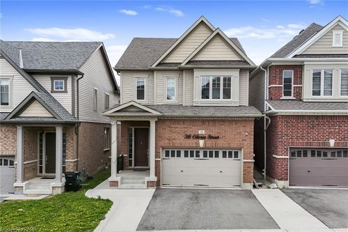 38 Gloria St, Kitchener, ON, N2R0R1 | Card Image