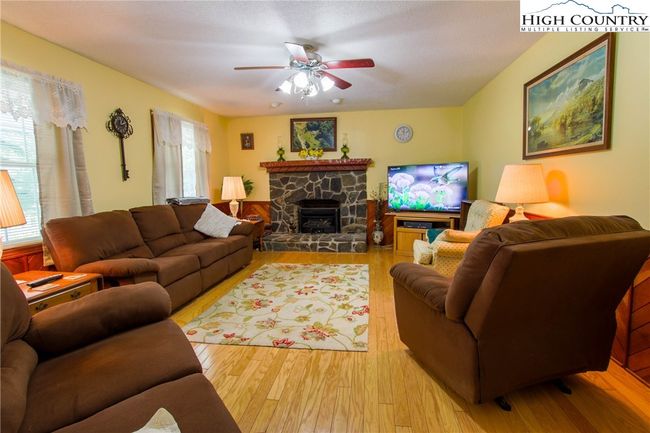 581 N Fork New River Rd, House other with 4 bedrooms, 3 bathrooms and null parking in Lansing NC | Image 11