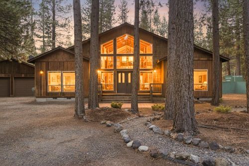 17039 Cooper Dr, Bend, OR, 97707-2009 | Card Image