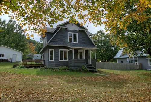 227 E Race Ave, Elmwood, WI, 54740-8825 | Card Image