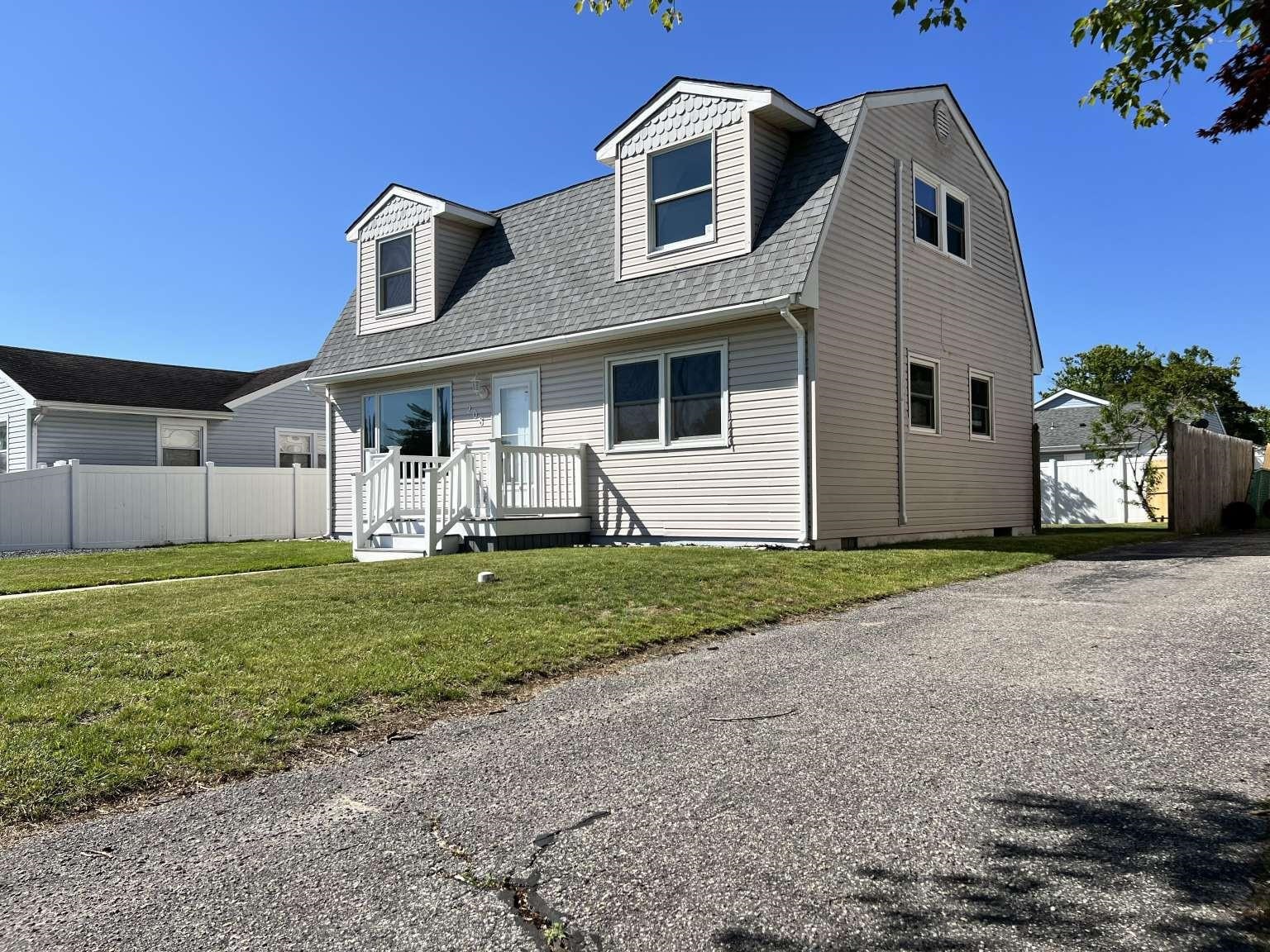 Village Rd, Villas, NJ 08251