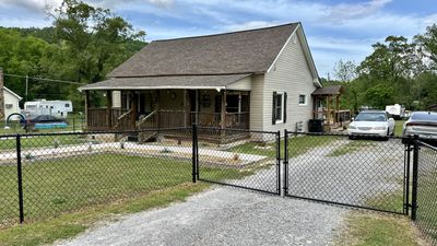 15216 Slabtown Road, House other with 2 bedrooms, 1 bathrooms and null parking in Sale Creek TN | Image 2