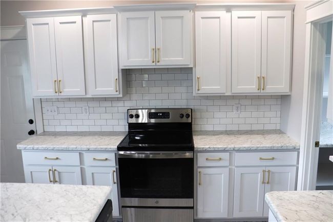 36015 Main St, House other with 5 bedrooms, 2 bathrooms and null parking in WHITEHALL WI | Image 11