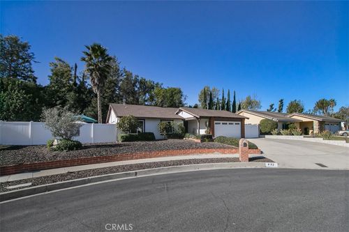 832 Ballina Ct, Newbury Park, CA, 91320-3612 | Card Image