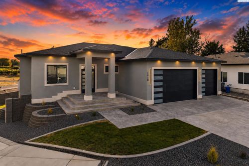 1030 S Florida Pl, Kennewick, WA, 99336 | Card Image