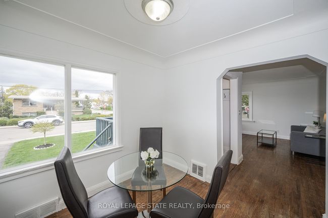 137 Allenby Ave, House other with 3 bedrooms, 3 bathrooms and 7 parking in Hamilton ON | Image 4