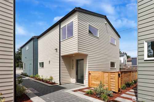 8738 B 13th Ave Nw, Seattle, WA, 98117 | Card Image