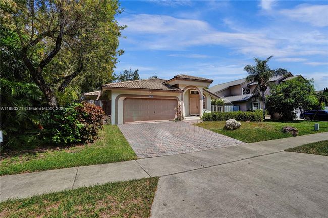 8504 Cutler Ct, House other with 3 bedrooms, 2 bathrooms and null parking in Cutler Bay FL | Image 4