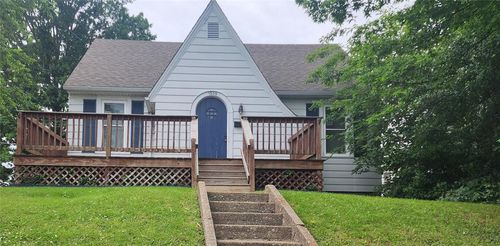 1705 State St, Chester, IL, 62233-1012 | Card Image