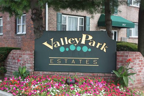 2-955 Fenwood Dr, Valley Stream, NY, 11580-1706 | Card Image