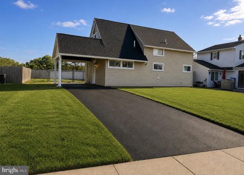 18 Nestingrock Ln, LEVITTOWN, PA, 19054-3810 | Card Image