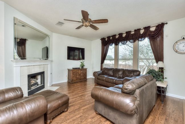 Family Room | Image 12