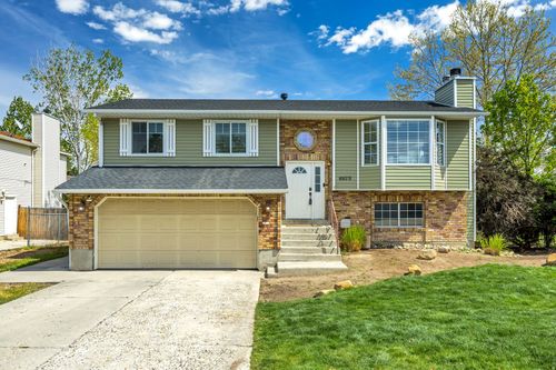 6873 Red Elm Cir, West Jordan, UT, 84081-5312 | Card Image