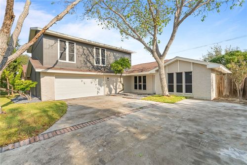 1906 Oak Ridge Dr, Portland, TX, 78374-2912 | Card Image